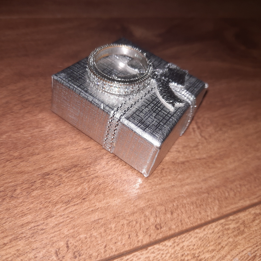 2 Rings - Picture 5 of 9
